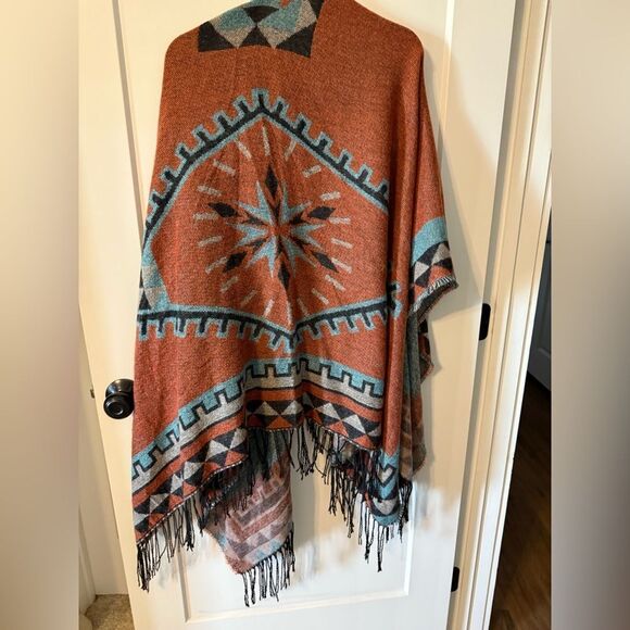 WOMENS WESTERN PONCHO - Picture 2 of 6